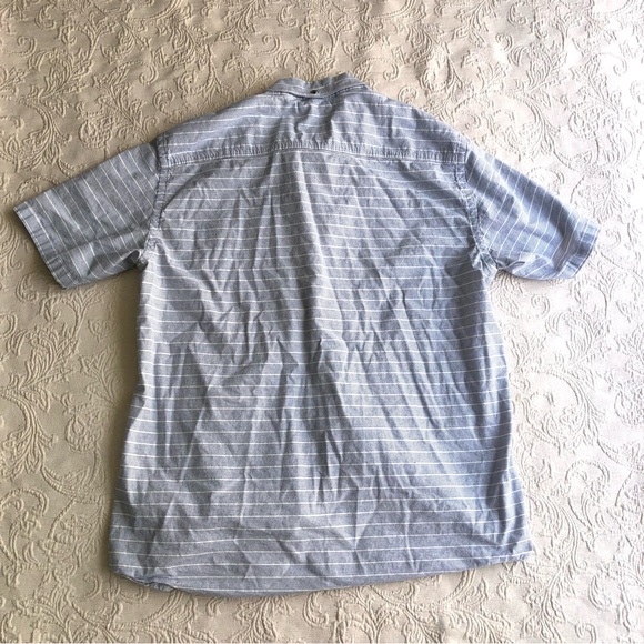 Hurley Blue Striped Men's Casual Button Down Collared Short Sleeve Shirt - Picture 2 of 6